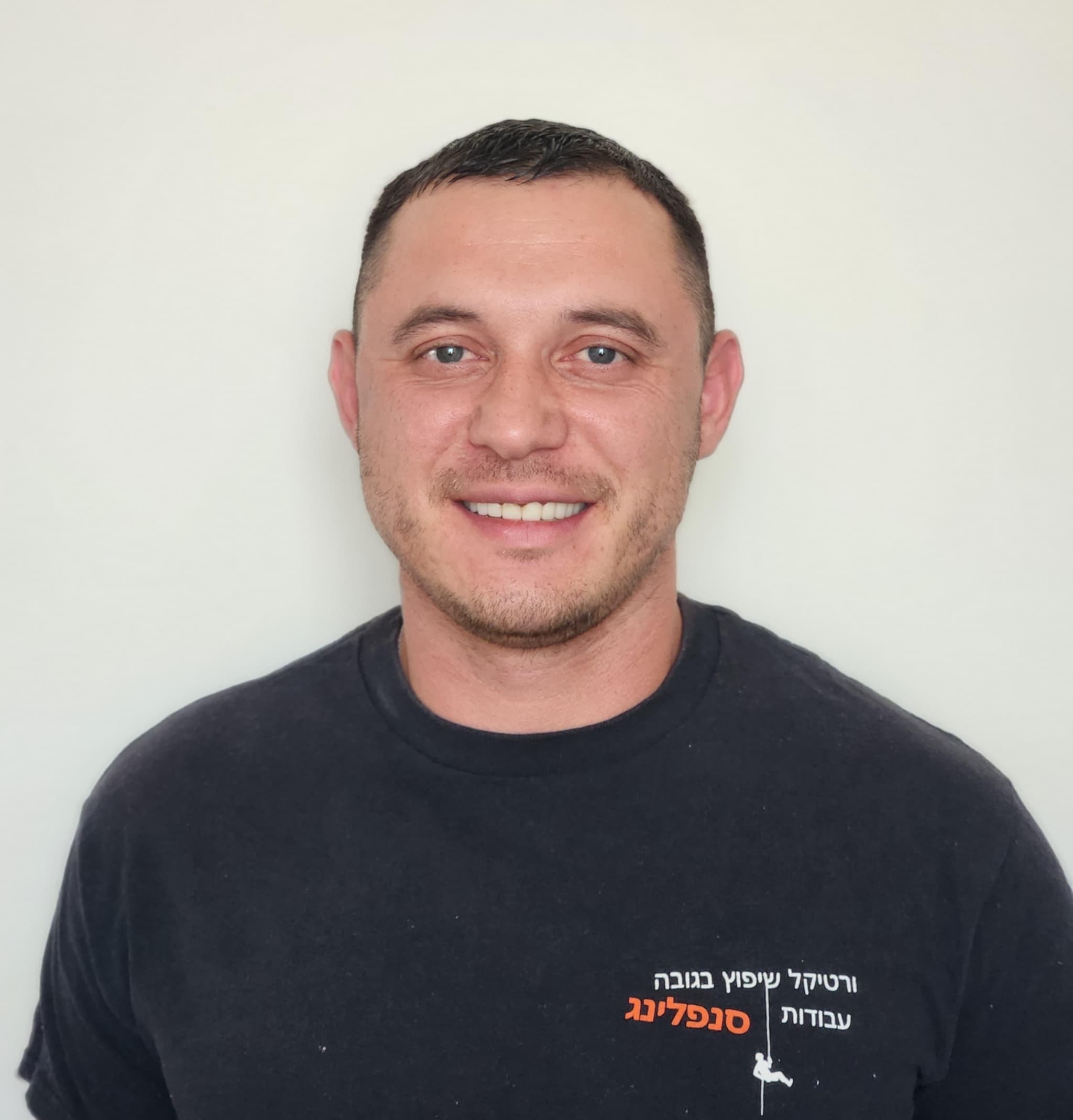 מנהל חברת מידרג - מומחה לעבודות סנפלינג