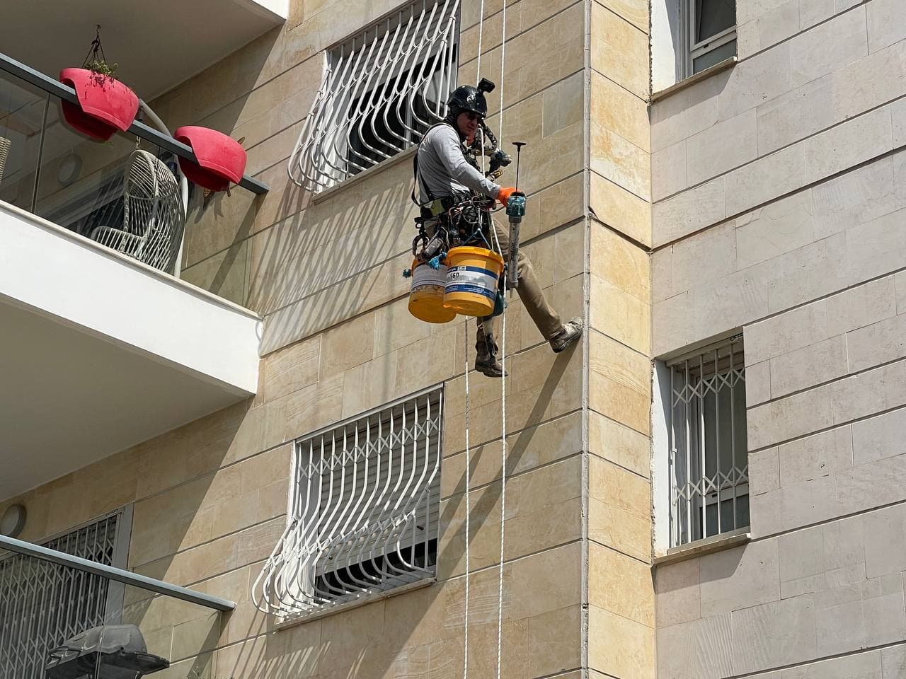 עבודות סנפלינג תעשייתי